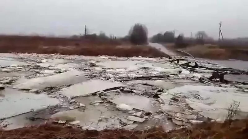 Крушение в ивановской обл. Река Нерль Гаврилово-Посадский р-н. Нерль разлив половодье. Прорыв дамбы Новодеревеньковский район. Подмосковье прорыв плотины.