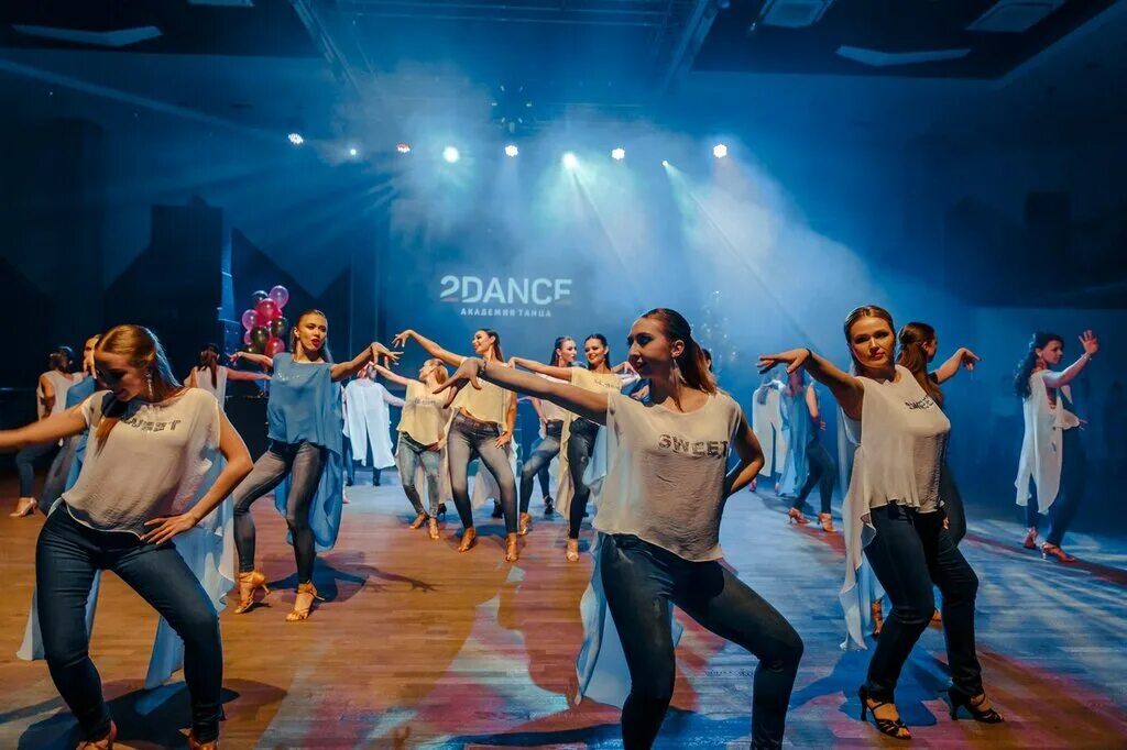 2dance Екатеринбург. Академия танца 2 Dance. Академия танца 2dance Екатеринбург. 2dance Екатеринбург Чернышевского. Как называется песня москва танцуй екб