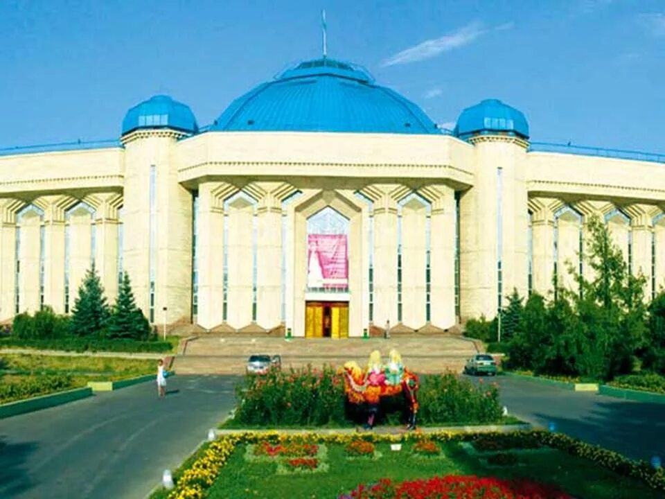 Казахстан жузы карта. Центральный государственный музей республики казахстан алматы. Центральный казахстан история. Центральный казахстан история. Карта казахского ханства в 19 веке.