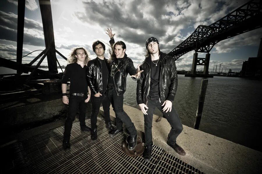 Тома песня чеченская. Taking dawn. Тейк даун. Taking dawn. Taking dawn группа.