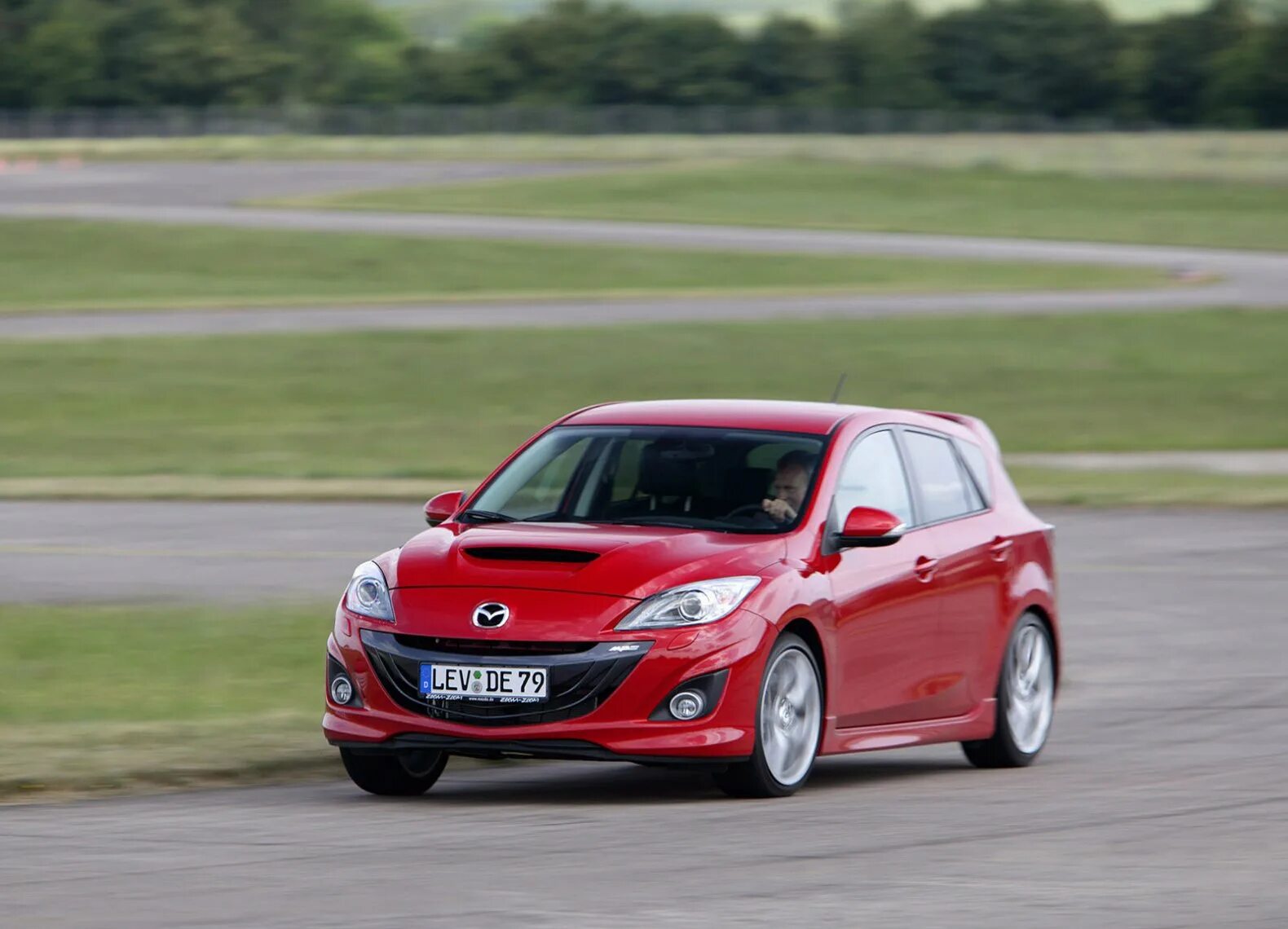 Mazda 2 new. Английские марки машин. Мазда 6 5 поколения. Мазда японская машина. Мазда 2 местная.
