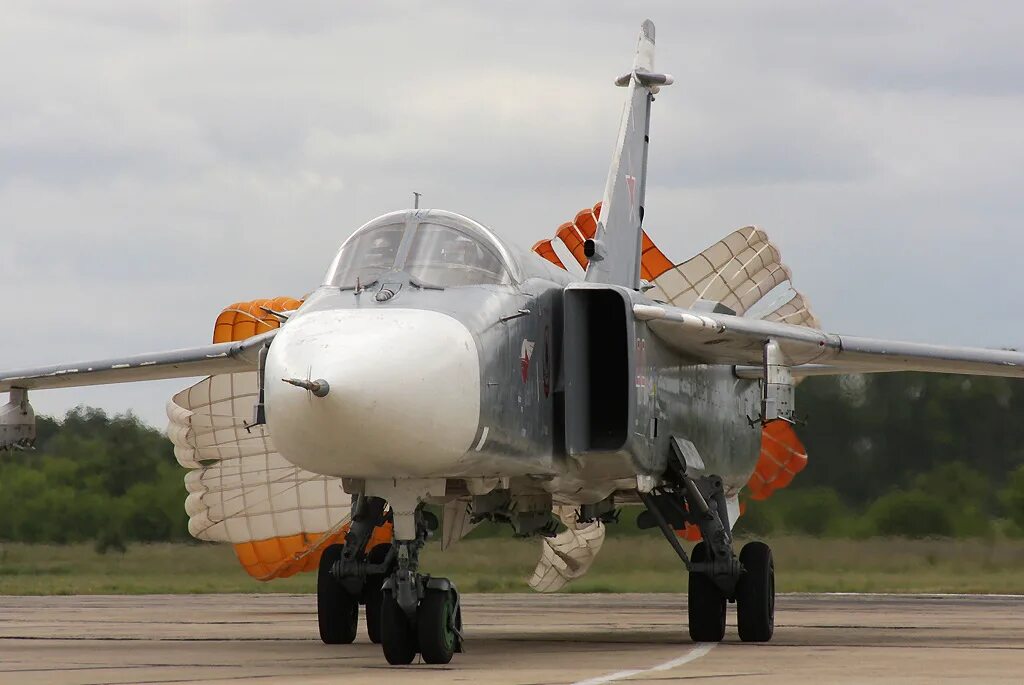 Су-24 бомбардировщик. Самолет Су-24м. Фронтовой бомбардировщик Су-24м. Ce 24. А4 24 самолет