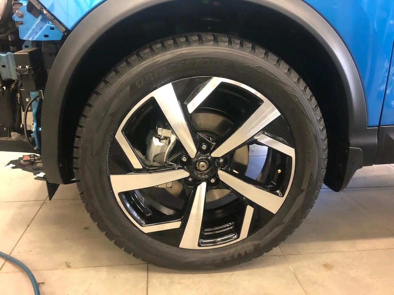 Шины 225/55 r19 на Ниссан Кашкай. Nissan Qashqai 2020 диски. Ниссан Кашкай размер шин на 17. Шины 235/55 r18 на Кашкай. Резина на кашкай размер