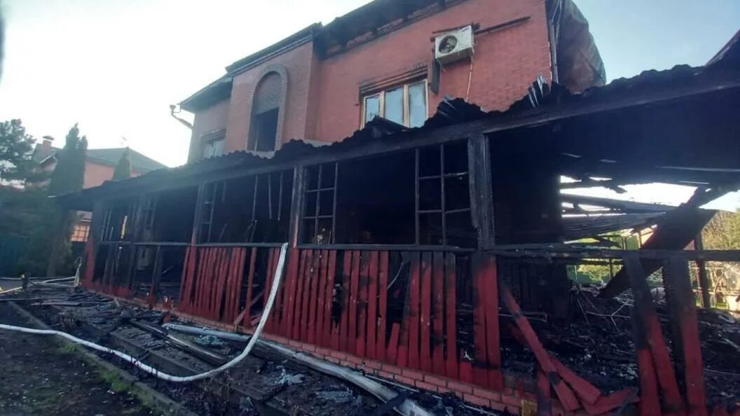 Пожар в Пушкино. Пожар в Пушкино вчера. Жертвоприношения с пожаром. Горящий частный дом.