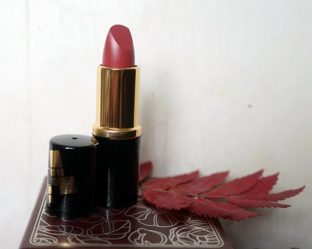 Av anniversary губная помада matte look тон 706. Арт визаж губная помада увлажняющая палитра цветов. Арт визаж помады увлажняющие. Арт визаж помады увлажняющие. Арт визаж увлажняющая помада палитра.