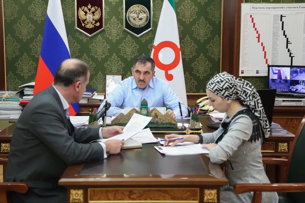 Зам губернатора тверской области. Новости юю. Встреча путина с жителями иркутска. Вгую чупрова. Награждение активистов картинка.