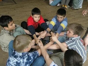 Школьный коллектив игры