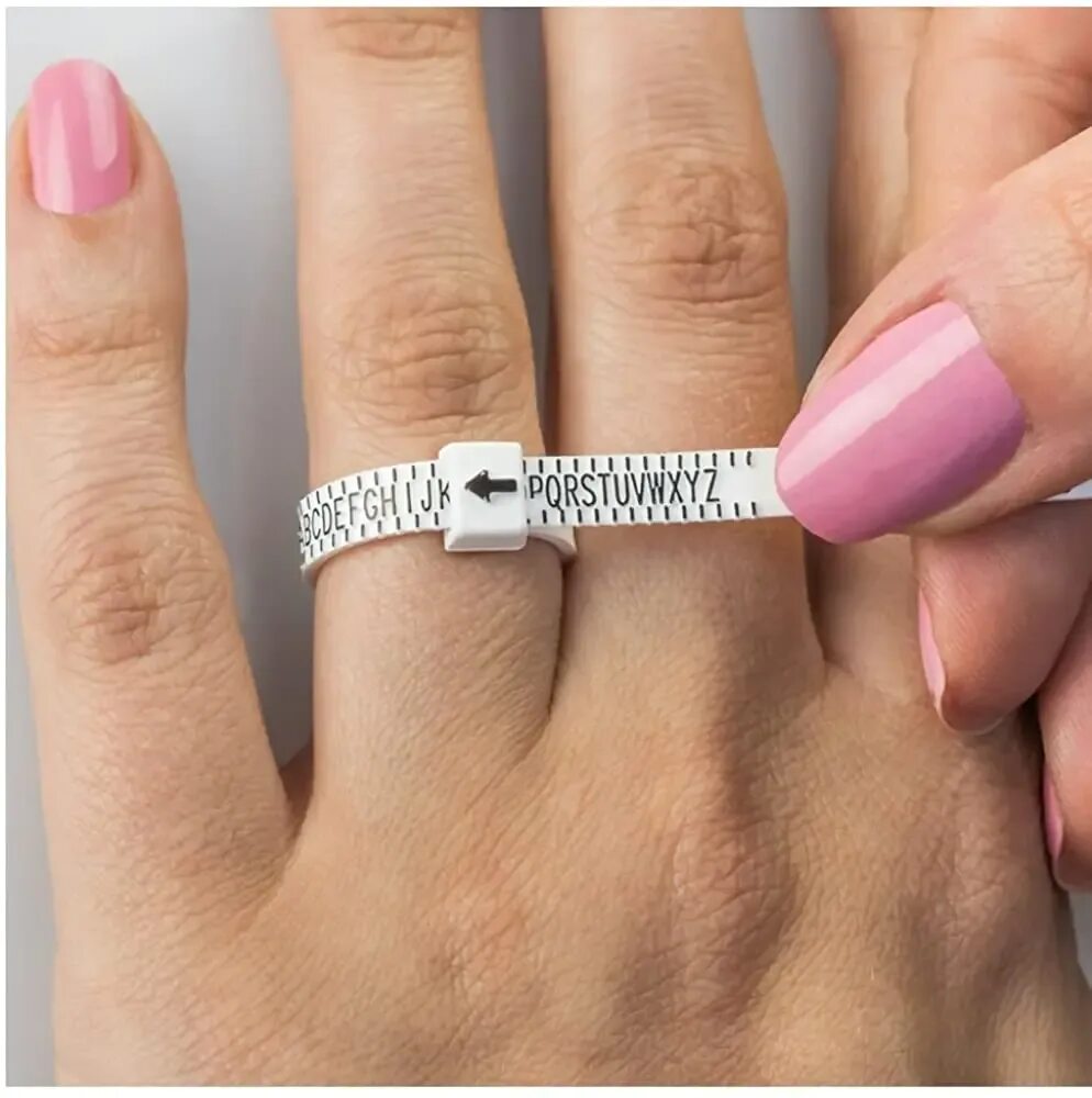Как правильно подобрать кольцо. Ring Sizer для кольца. Кольца для полных пальцев. Диаметр обручального кольца. Кольцо ширина 8 мм на пальце.
