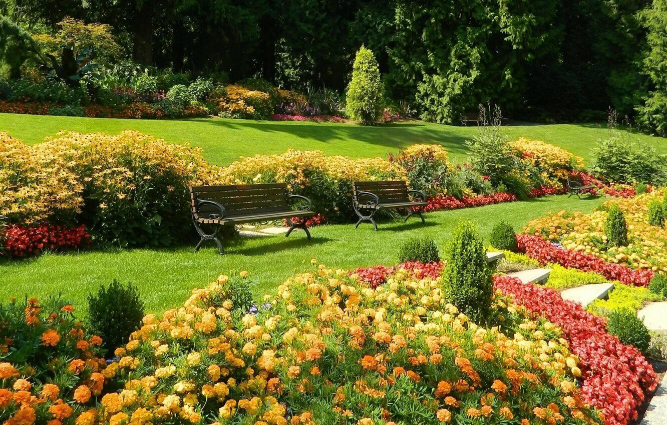 Картинки сада с цветами. Флауэрс Гарден парк. Flower Garden Park Ташкент. Сады Бутчартов розарий. Рабатка Версаль.