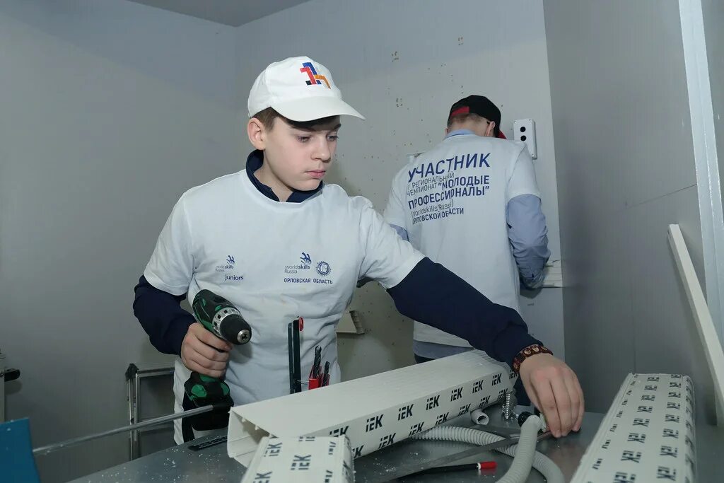 World skills are. Юниор Скиллс. Ворлдскиллс электромонтаж. WORLDSKILLS Russia электромонтаж. Ворлдскиллс Джуниор.