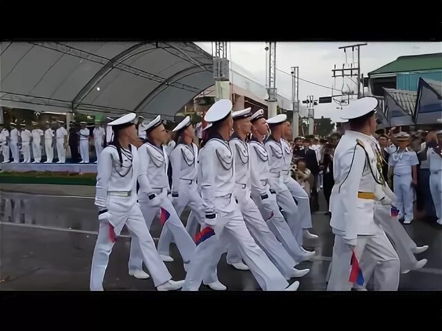 Прощание славянки на тайланде под прощание. Парад моряков в Тайланде. Русские моряки маршируют в Таиланде. Парад в Паттайе российские моряки. Русские моряки на параде в Тайланде.