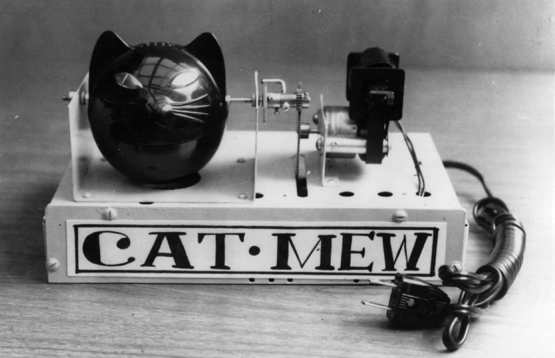 Необычные изобретения 20 века. Изобретатель прошлого века. Которобот NECORO. Механический кот. Кэт мета