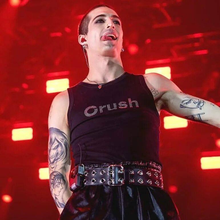 Black veil brides энди бирсак. Måneskin вокалист дамиано давид. Måneskin альбомы. манескин группа. солист группы måneskin.