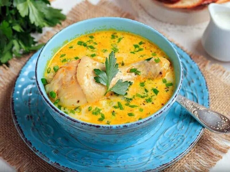 Суп с плавленным сыром картошкой. Сырный суп с курицей и плавленным сыром. куриный суп с плавленным сыром. куриный суп с плавленым сыром. куриный сырный суп.
