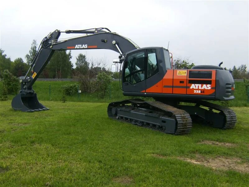 Экскаватор атлас. Экскаватор атлас 225 LC. Экскаватор Atlas 1304lc. Terex 225lc. Atlas 180lc.