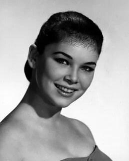 Yvonne craig measurements