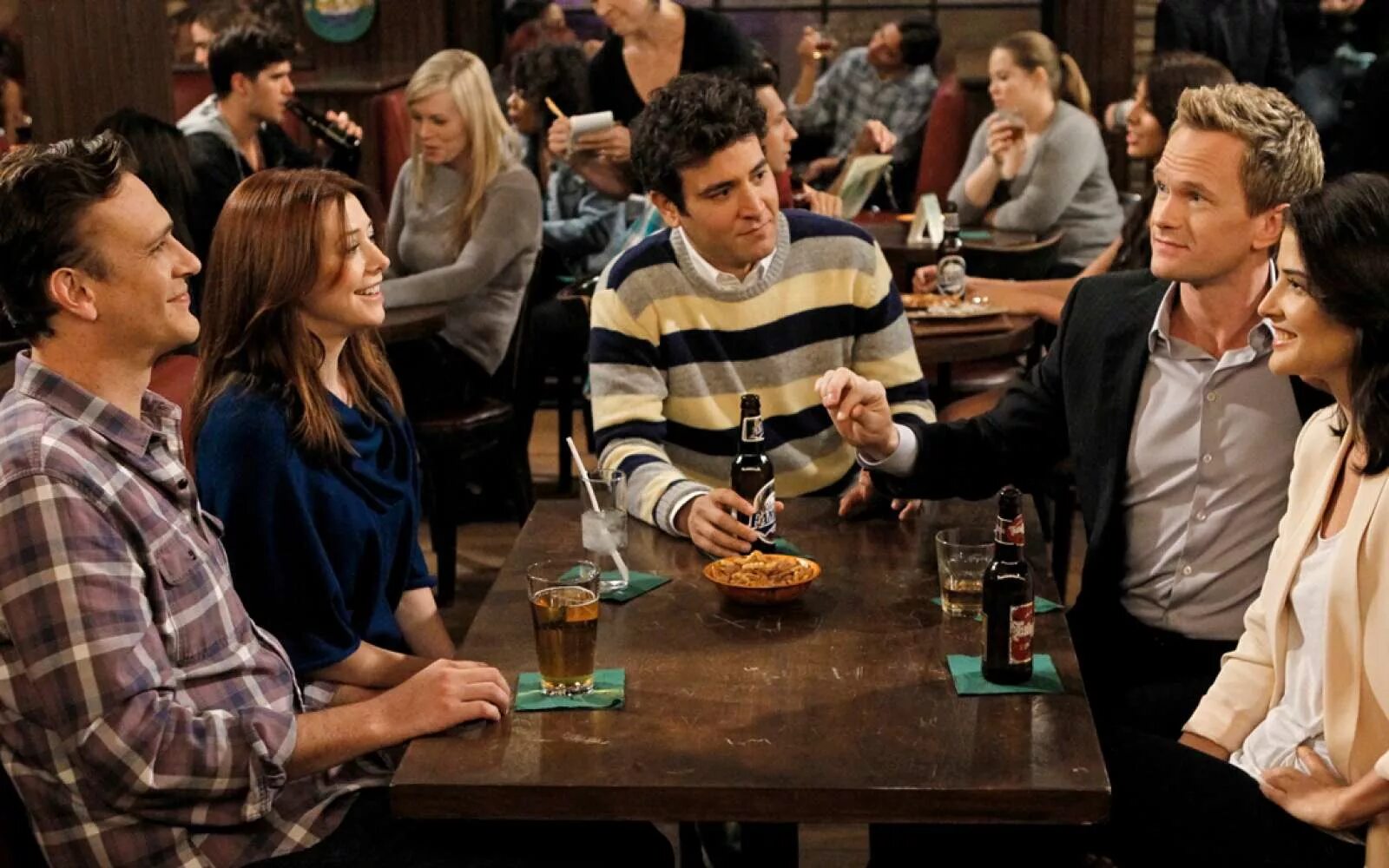 The first i met was. Сериал how i met your mother. бар макларенс как я встретил вашу маму. как я встретил вашу маму хованский. кадр из сериала как я встретил вашу маму.