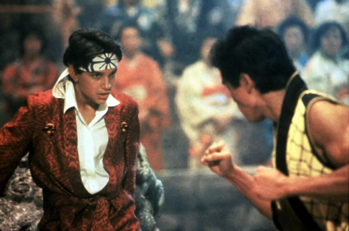 The karate kid 1984. Парень каратист 1984. Ральф маччио парень каратист. Парень каратист 5. Элизабет шу karate kid 1984.