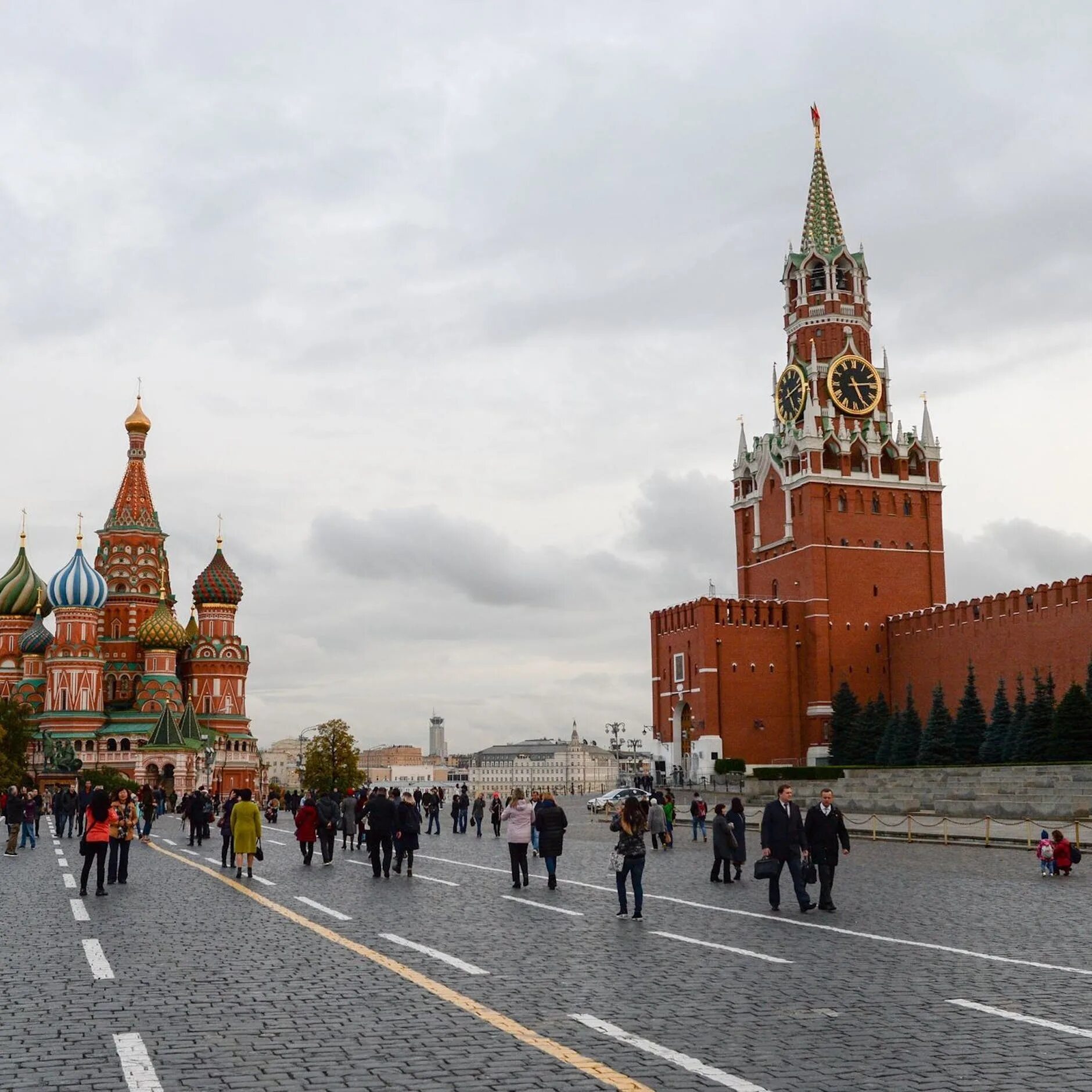 Храм Василия Блаженного и ГУМ И Кремль. Москва Кремль красная площадь.