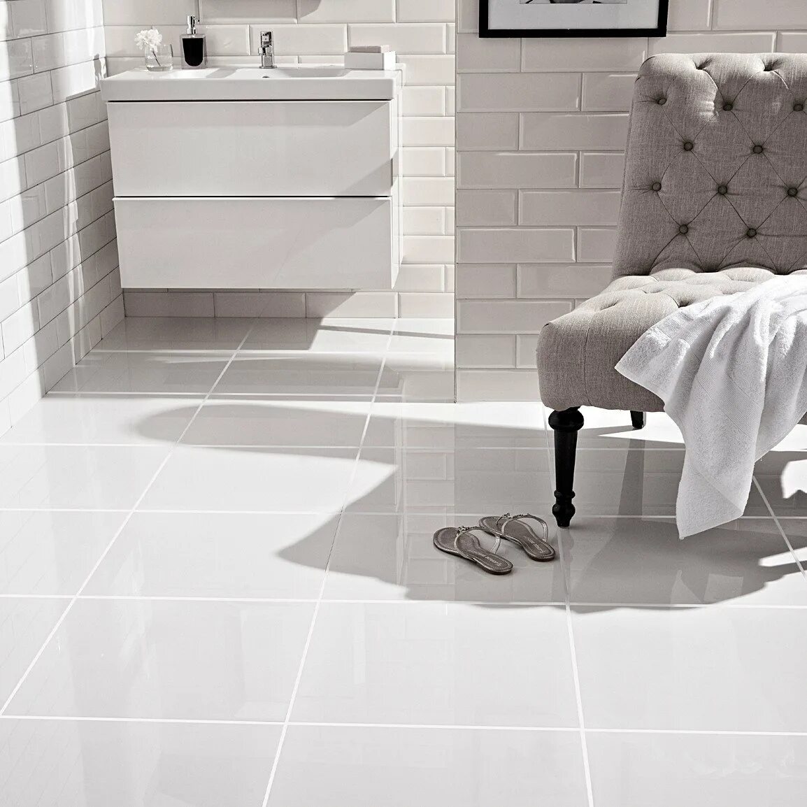 Плитка Devon Devon Elite 15 Marble Tiles. Напольная плитка Motto Polished 60x60 Anka Seramik. Белая плитка на пол. Белая напольная плитка в ванной. Белая плитка на пол в ванной