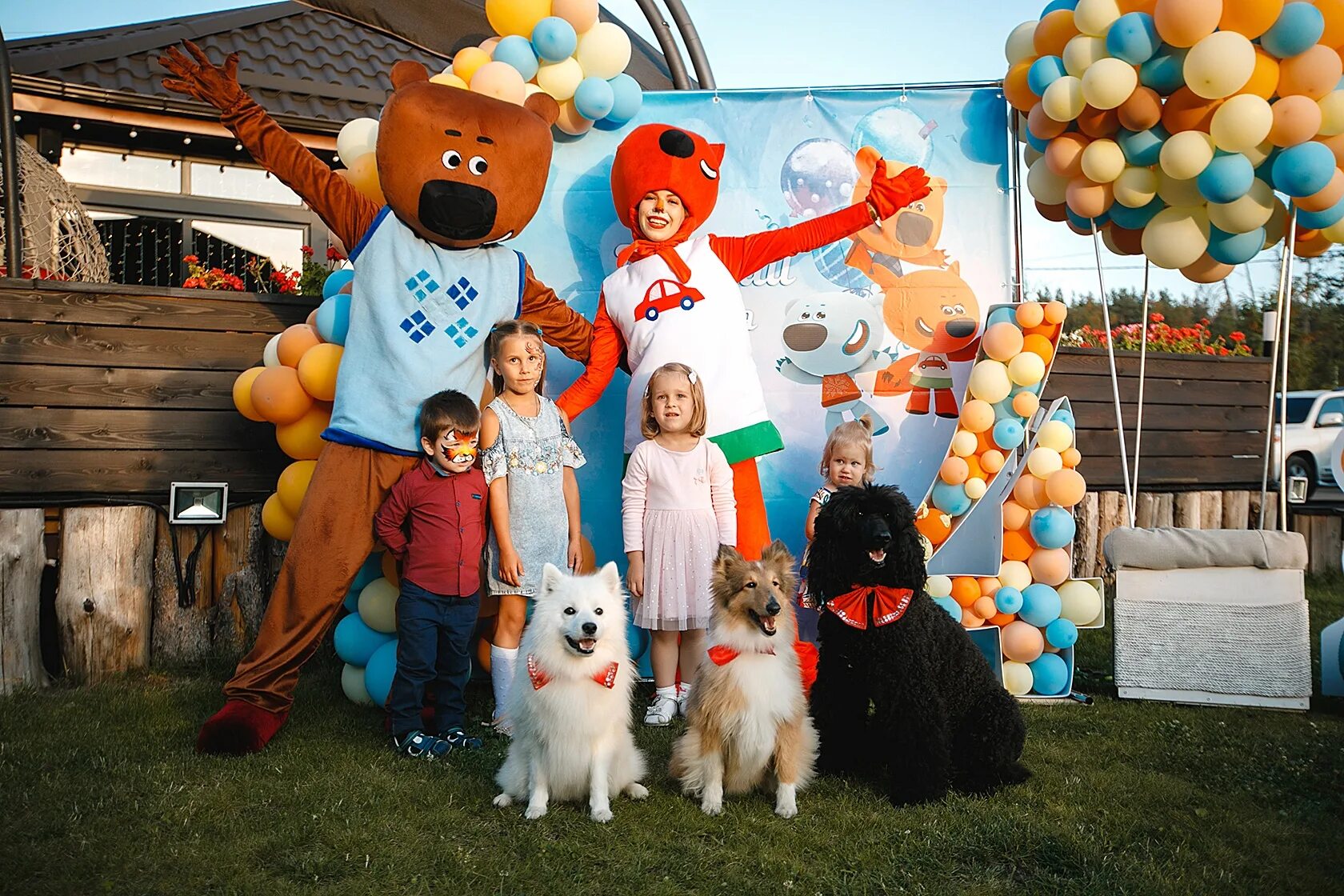 Аниматор удаленно. Красивые аниматоры. Аниматоры мишки мимимишки. Вилли вонка костюм аниматора. Аниматор утка.