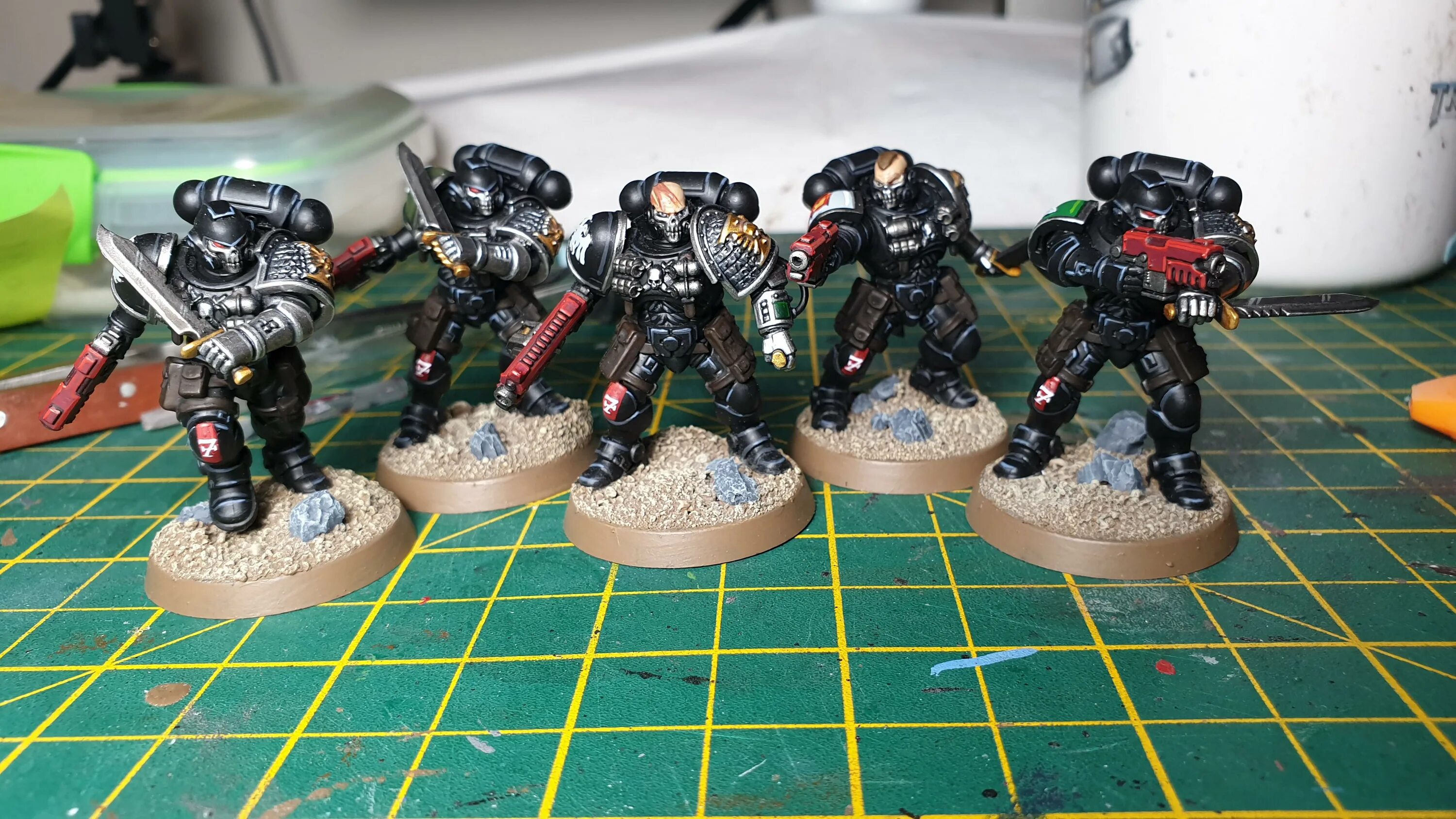 Dl armgs. Deathwatch Reivers. Primaris Reivers Raven Guard. Primaris Reivers Deathwatch. Raven Guard Centurion.