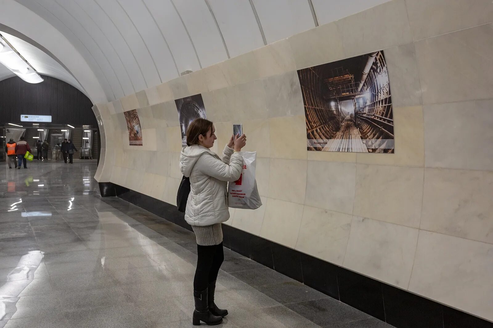 Метро м савеловская. Савеловская новая станция. Савёловская (станция метро, большая Кольцевая линия). Метро Савеловская внутри. Переход на станции Савеловская.