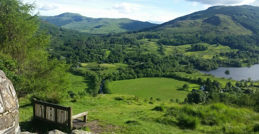Парк лох ломонд. Парк лоха. Лох ломонд заповедник. Лох-ломонд и троссахс парк шотландии. Loch lomond национальный парк шотландия факты.