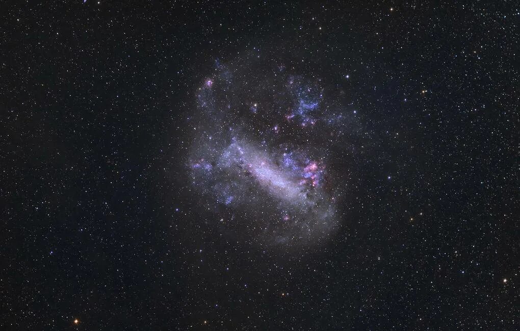 Галактика большое Магелланово облако. Магеллановы облака в телескоп. Карликовая BCG-Галактика. Галактики большое и Малое Магеллановы облака.