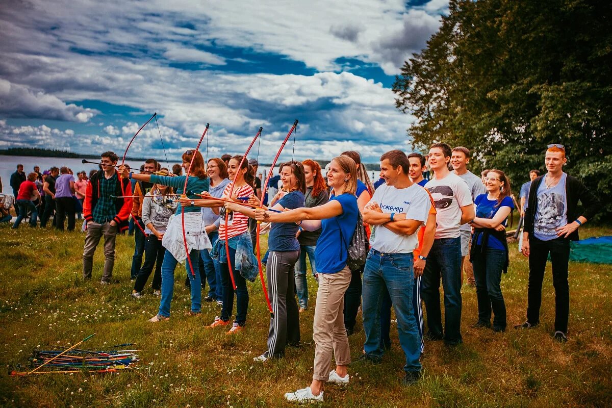 Организации развлечений. Корпоративный праздник на природе. Спортивный тимбилдинг. Корпоративные мероприятия на природе. Летний корпоратив на природе.