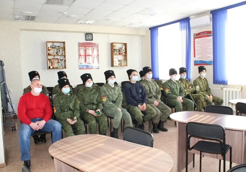 Верхнеуральский агротехнологический техникум казачий кадетский корпус. Казаки эмблема. Преподаватель кадетской школы айбулатов. Казачья удаль. Верхнеуральск полиция.