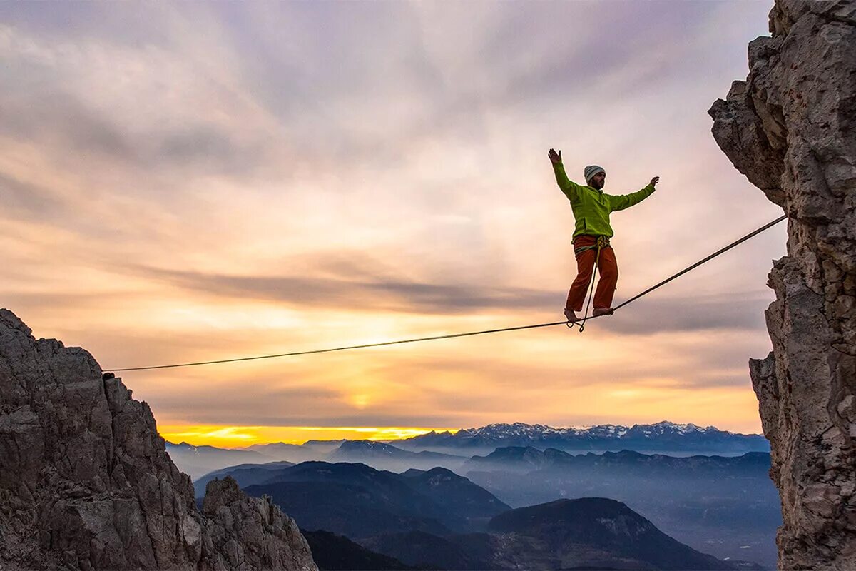 Человеческое равновесие. Слэклайн Highline. Слэклайнинг Гранд каньон. Slacklining спорт. Риз Слэк.