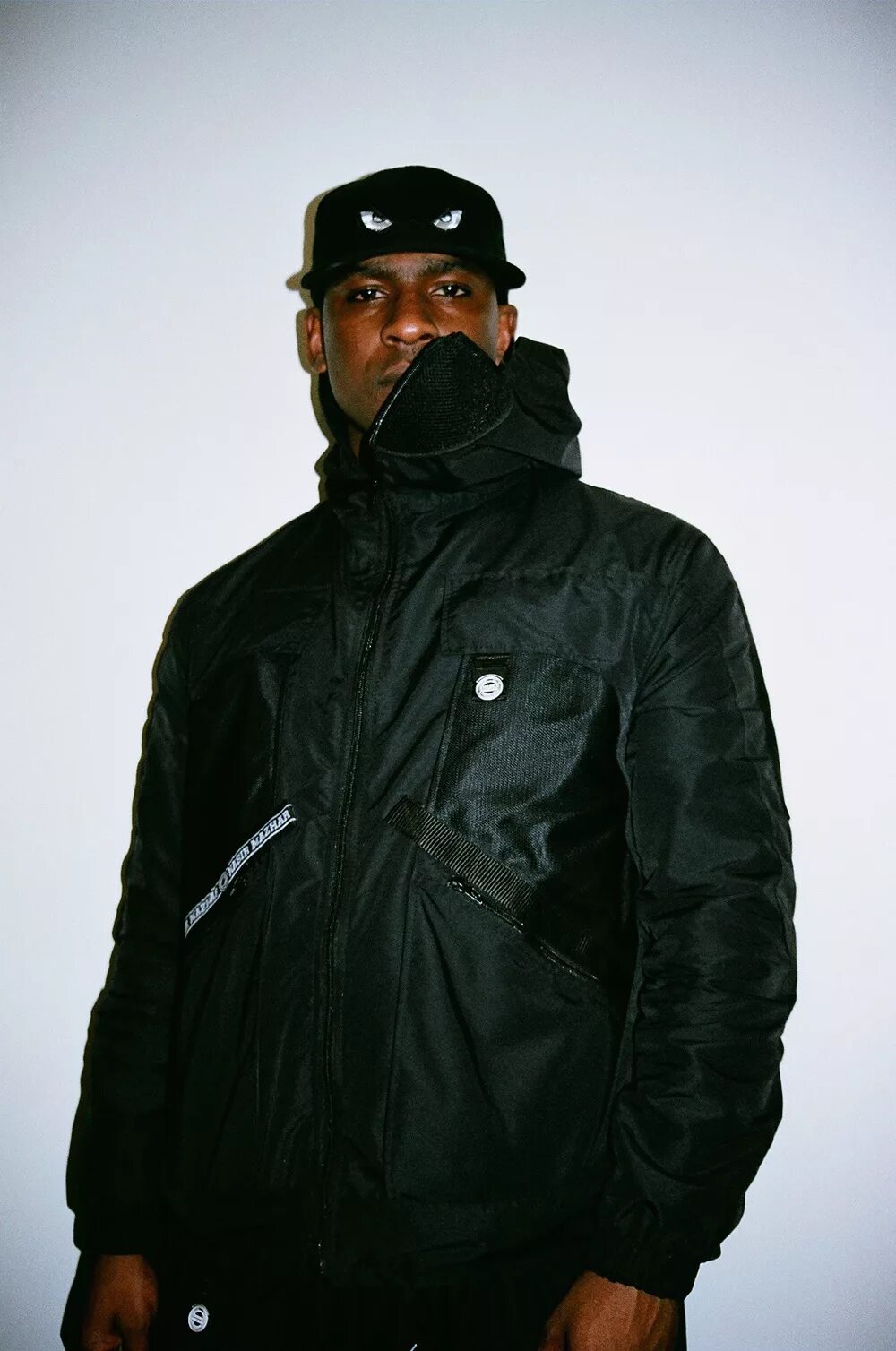 Skepta gas me up. Skepta. skepta в stone island. skepta rapper. skepta black.