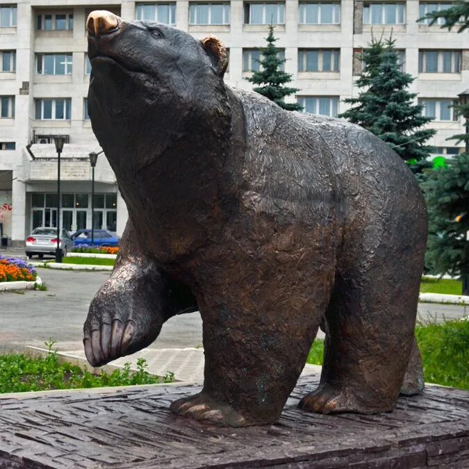 Том г пермь. Скульптура легенда о пермском медведе. пермь достопримечательности. достопримечательности перми для детей. легенда о пермском медведе пермь.