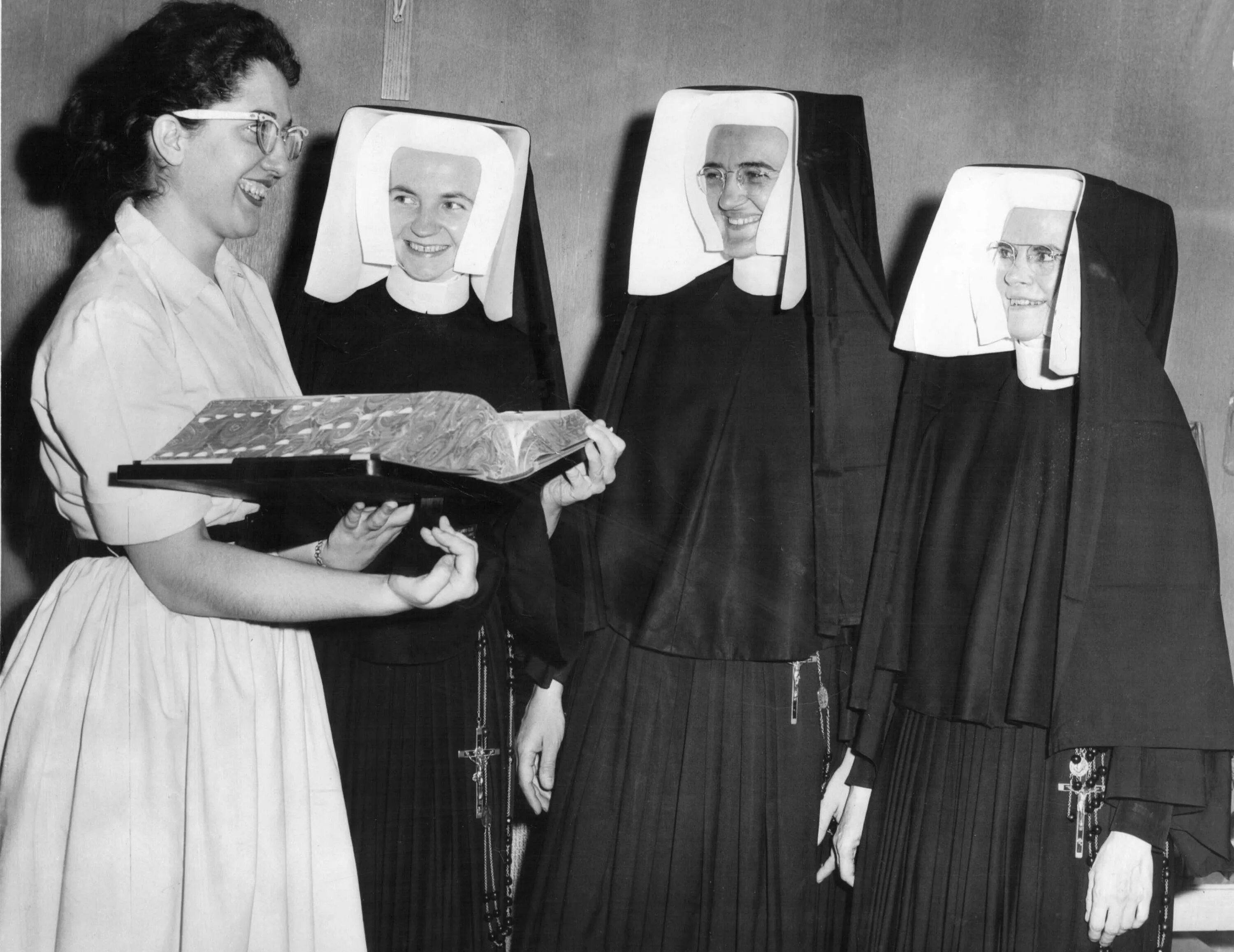 Retro nuns