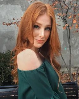 Рыженькая дома