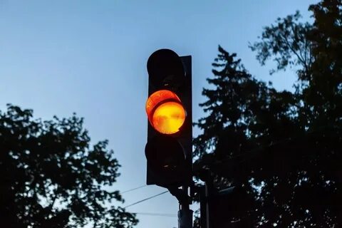 Желтые сигнальные огни
