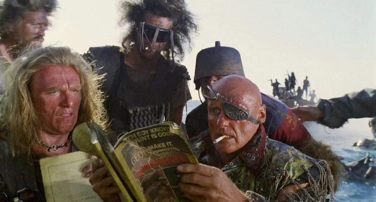 кевин костнер и деннис хоппер в фильме "водный мир" (1995). кевин костнер водный мир. водный мир со. кевин костнер в фильме водный мир. водный мир фильм 1995.