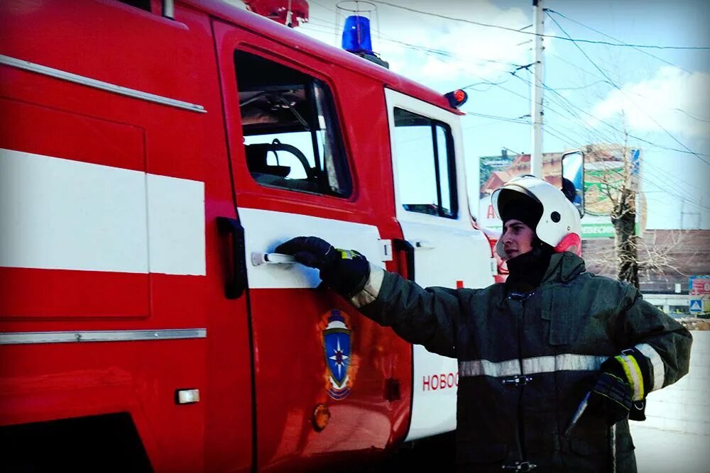 Вызов пожарных. Ложный вызов пожарных. Вызвать пожарных. Звонок пожарным. Сколько штраф за вызов пожарных