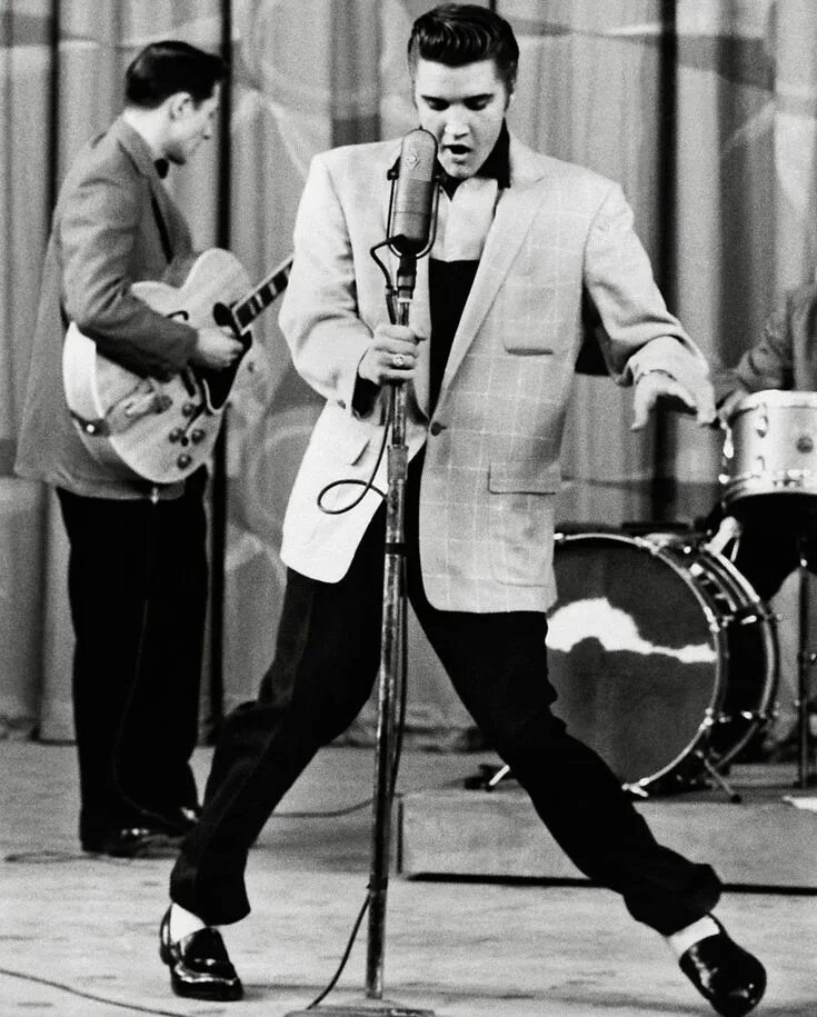 Элвис пресли ролл. Elvis presley 1956. элвис пресли 1950. элвис пресли в 50-е годы. элвис пресли король рок-н-ролла.