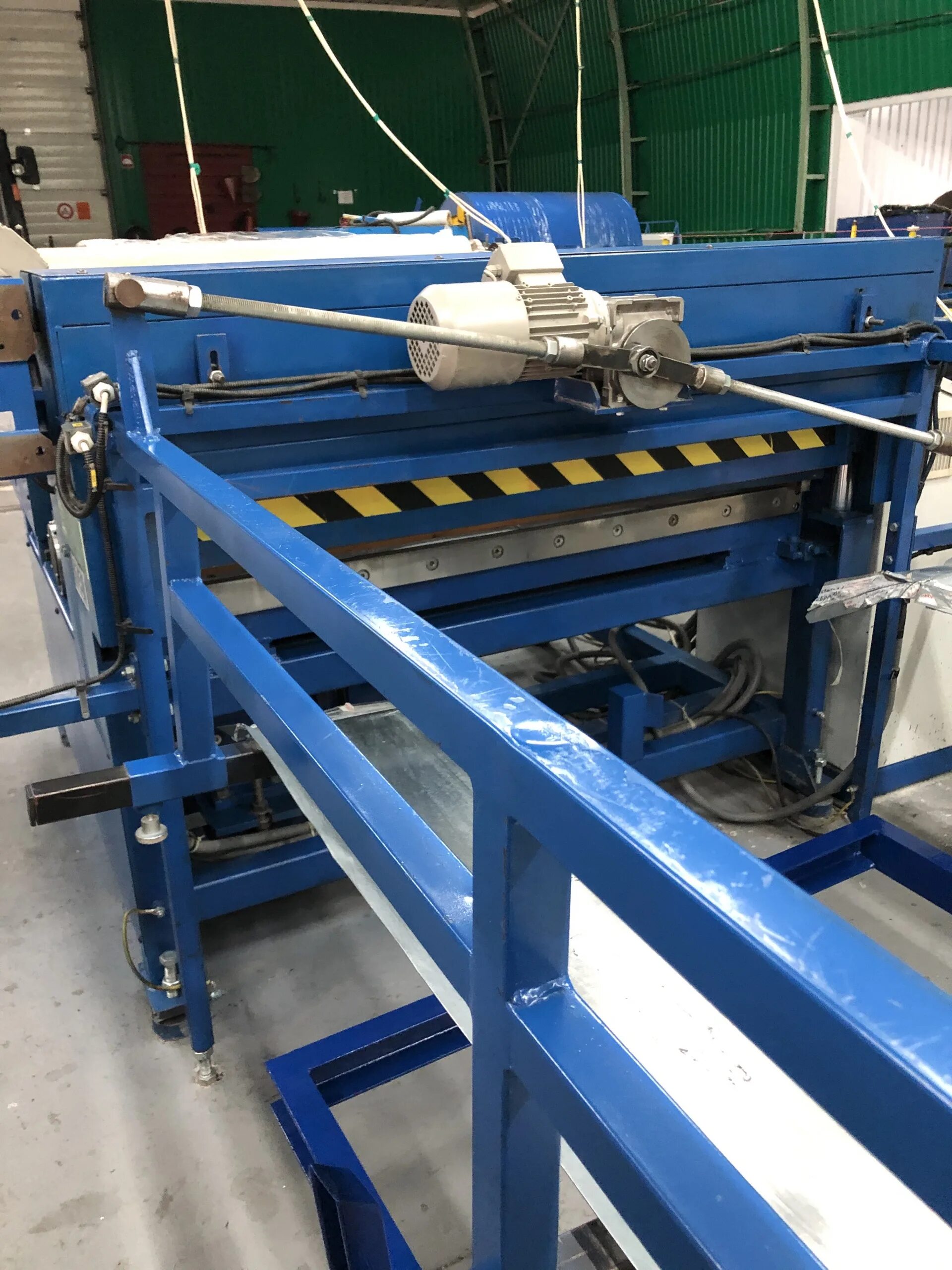 линия продольной резки engd-1. станок продольной резки рулонного металла. спр-1250/3-р станок для раскройки металла мобипроф. линия продольной резки engd-1. станок поперечной резки.