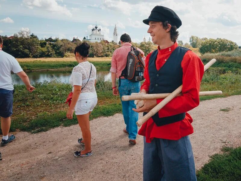 Первая поездка сити. Квест по Суздалю. Квест в Суздале. Квест по городу. Квест экскурсия по Суздали.