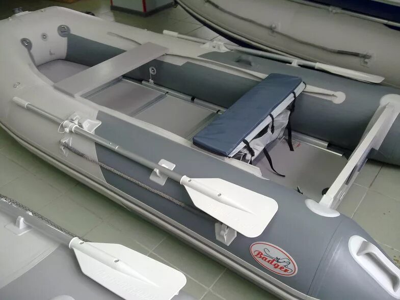 Badger heavy duty 390 al. Лодка пвх badger fl 330. Баджер fl 360 pw. Лодка пвх баджер 340. Надувная лодка баджер.