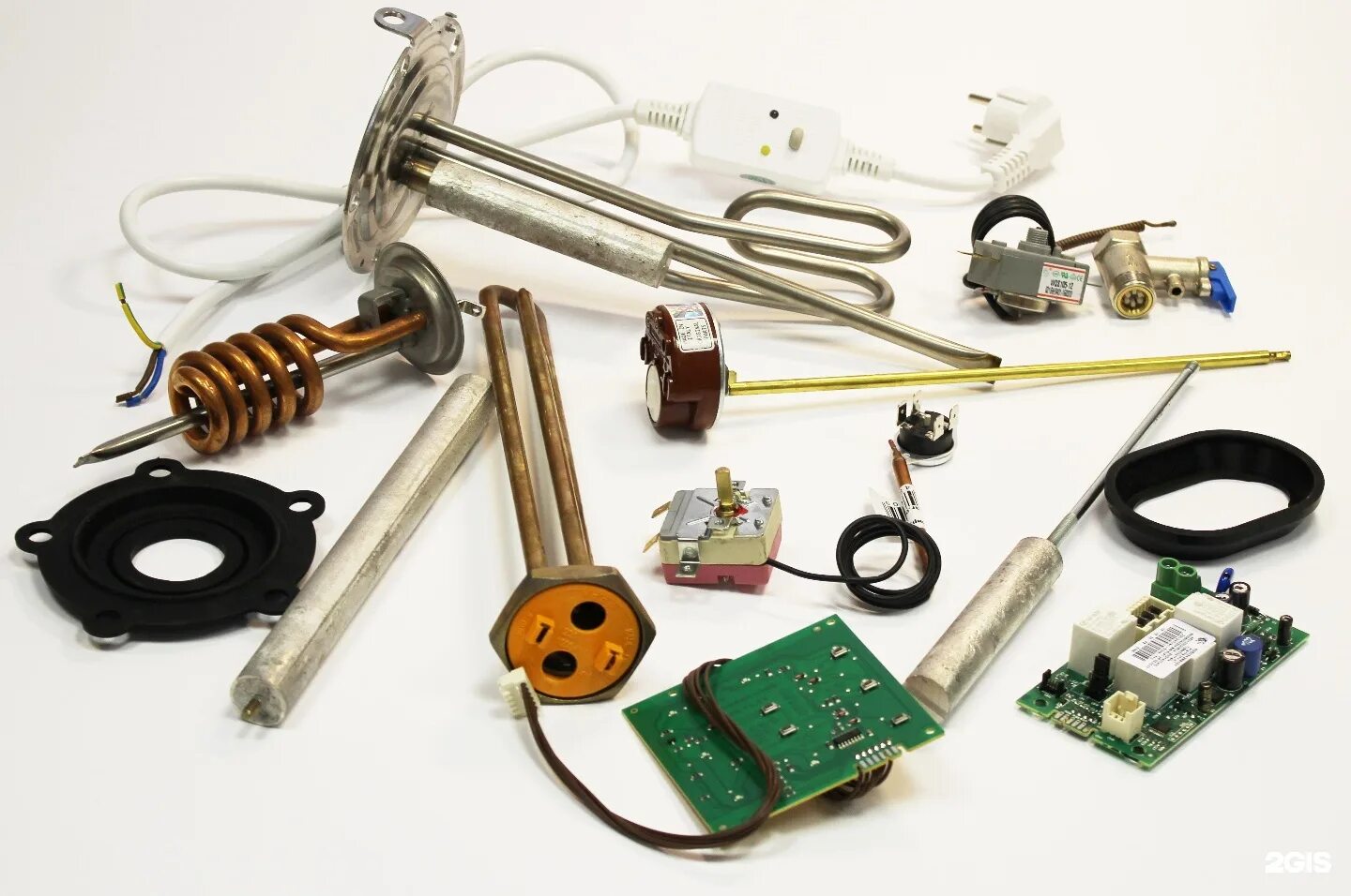 Тэн rf 2000w(700+1300). Тэн thermex 7 квт. Запчасти разные для водонагревателей. Запчасти для водонагревателей. Тэн rdt 1500w, ø42, m6, 220v.