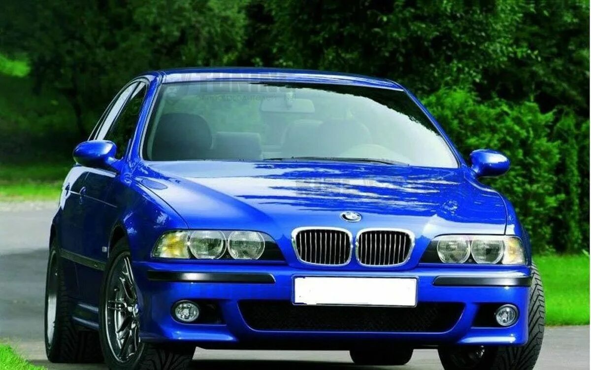 Голый кузов бмв е39. Bmw 5 e39. Bmw 5 e39. Bmw m5 e39 blue. Масляный фильтр и маслопроводы bmw x5 e70.