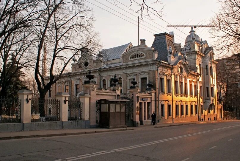 Культурные центры при посольствах в москве. Культурный центр при посольстве индии в москве. Посольство арабской республики египет, москва. Посольство ливана в москве. Здание посольства индии в москве.