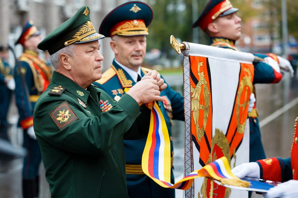 Вручение военных наград. Военный ордена Жукова университет радиоэлектроники Череповец. Череповецкий военный ордена Жукова. Шойгу Панков. Череповец военное училище радиоэлектроники.