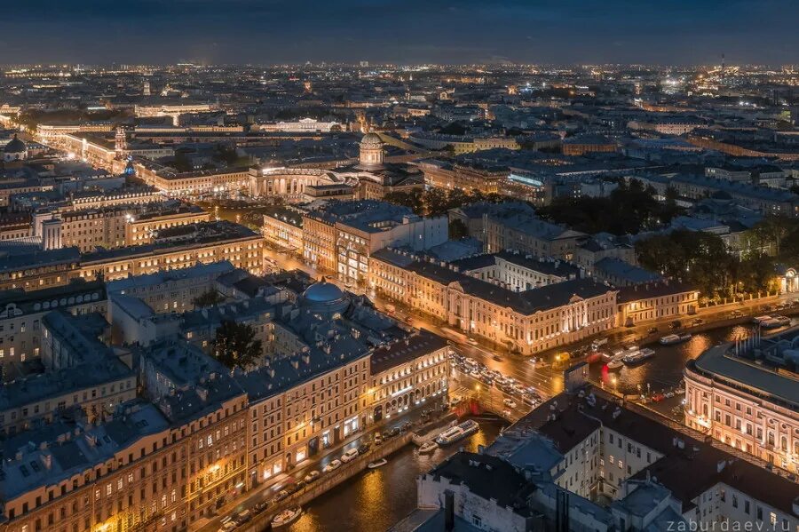 Спб центральный. Забурдаев СПБ. Центр Санкт-Петербурга ночью. Центр СПБ ночью. Район в Петербурге с красивым видом.