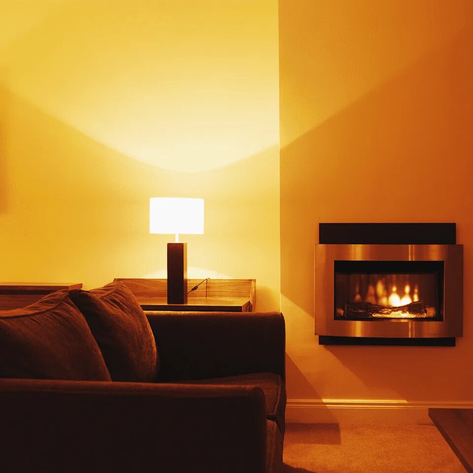 Мягкий теплый свет. Теплое освещение в интерьере. Местное искусственное освещение. Комната с теплым светом. Желтый свет в комнате.