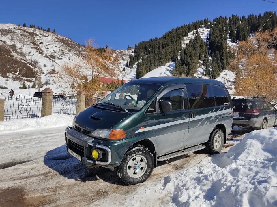 Delica l400. Мицубиси Делика l400. Mitsubishi Delica 2.8. Mitsubishi Delica 4x4. Делика 3.